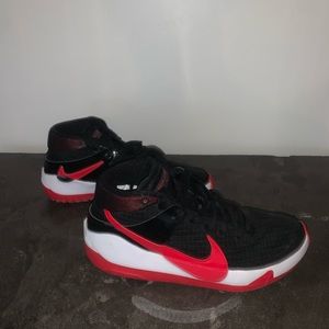 They are Nike KD and they are basketball shoes.